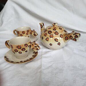 Leopard teaset